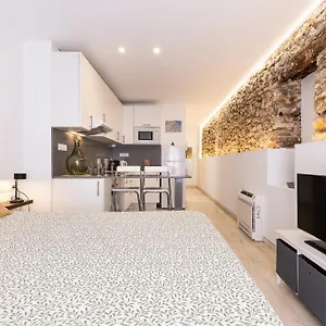 By Unik Tarragona